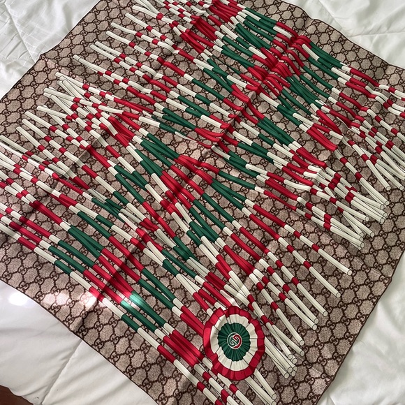 ❗️SOLD❗️Gucci Twill - Picture 3 of 4